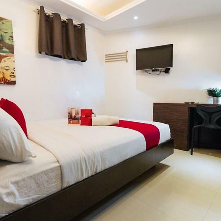 เรดดอร์ซ พลัส แอท โปบลาซิออน มากาตี Hotel Makati City ภายนอก รูปภาพ
