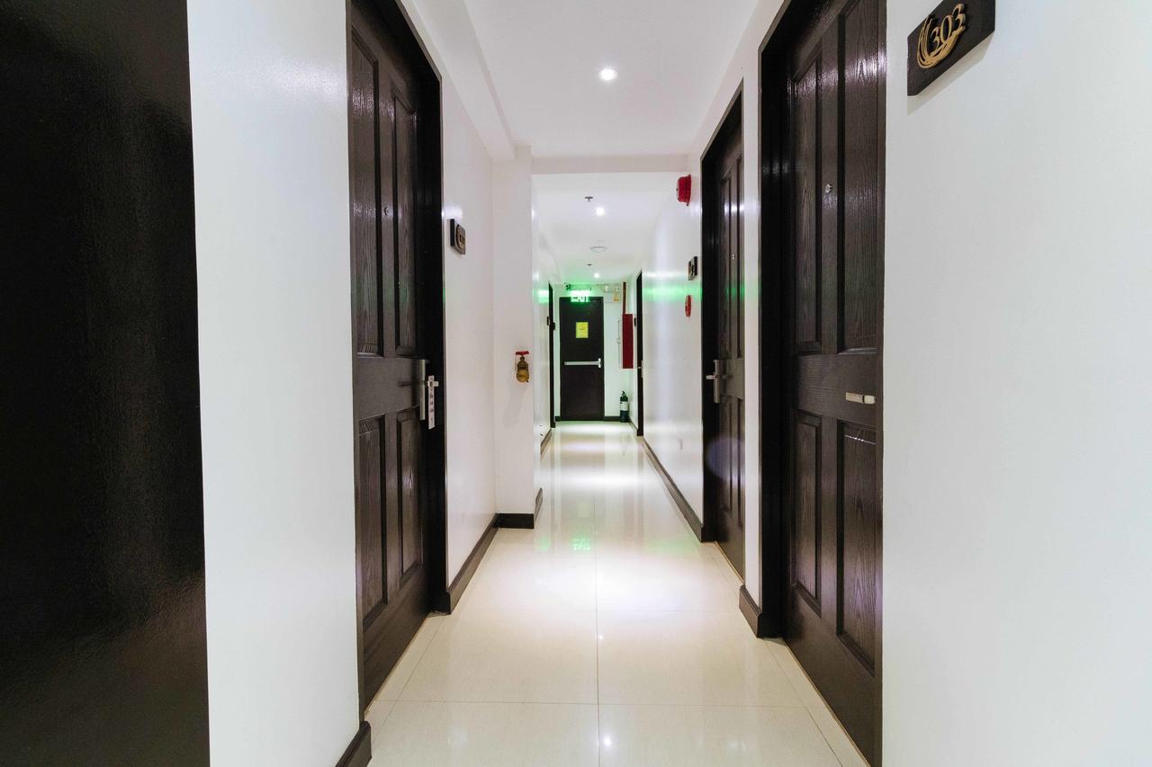 เรดดอร์ซ พลัส แอท โปบลาซิออน มากาตี Hotel Makati City ภายนอก รูปภาพ