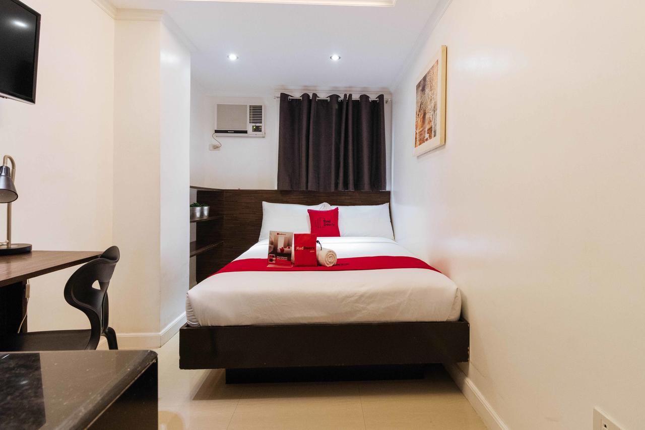 เรดดอร์ซ พลัส แอท โปบลาซิออน มากาตี Hotel Makati City ภายนอก รูปภาพ