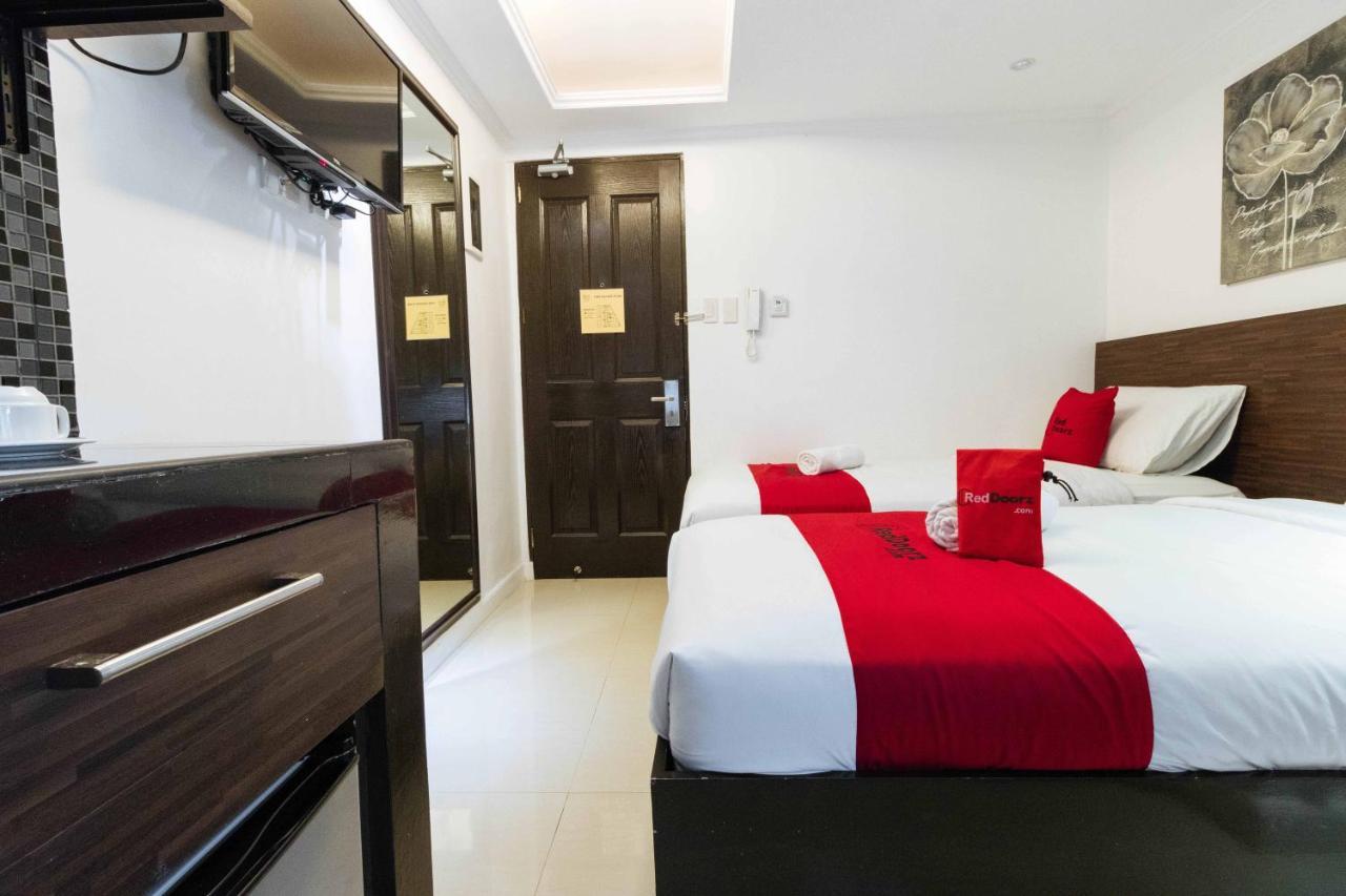 เรดดอร์ซ พลัส แอท โปบลาซิออน มากาตี Hotel Makati City ภายนอก รูปภาพ