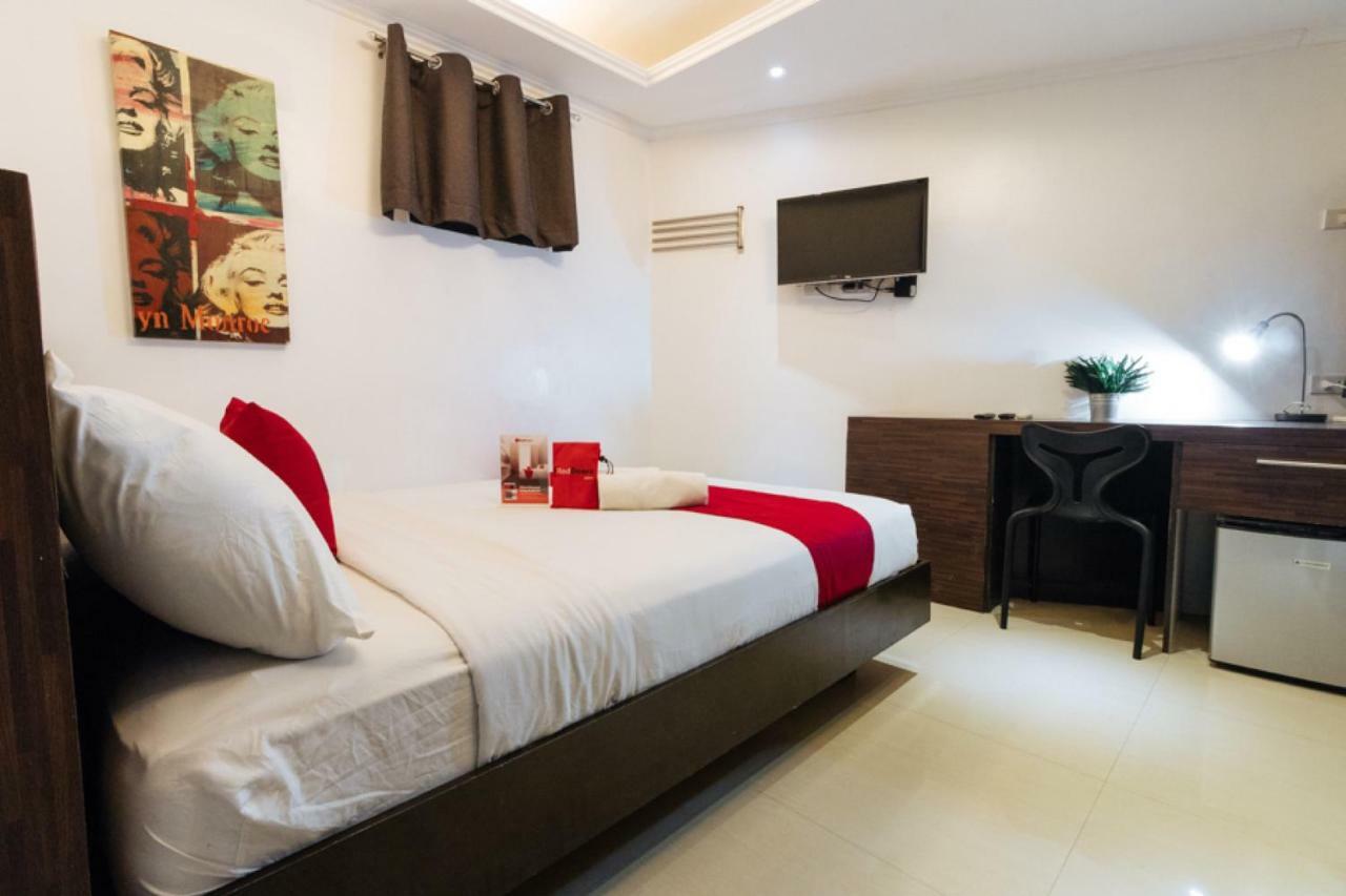 เรดดอร์ซ พลัส แอท โปบลาซิออน มากาตี Hotel Makati City ภายนอก รูปภาพ