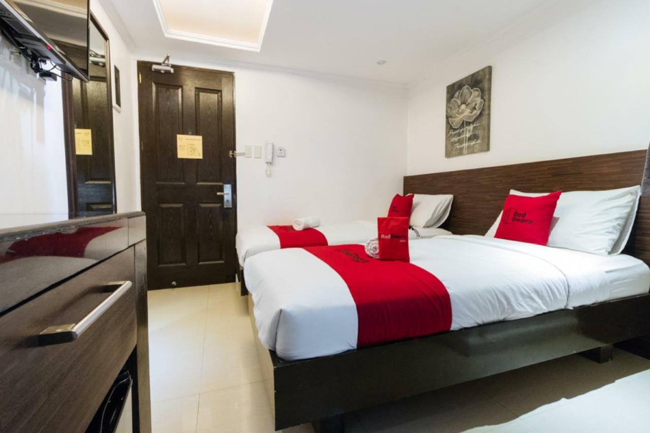 เรดดอร์ซ พลัส แอท โปบลาซิออน มากาตี Hotel Makati City ภายนอก รูปภาพ