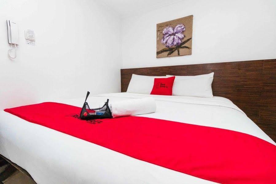 เรดดอร์ซ พลัส แอท โปบลาซิออน มากาตี Hotel Makati City ภายนอก รูปภาพ